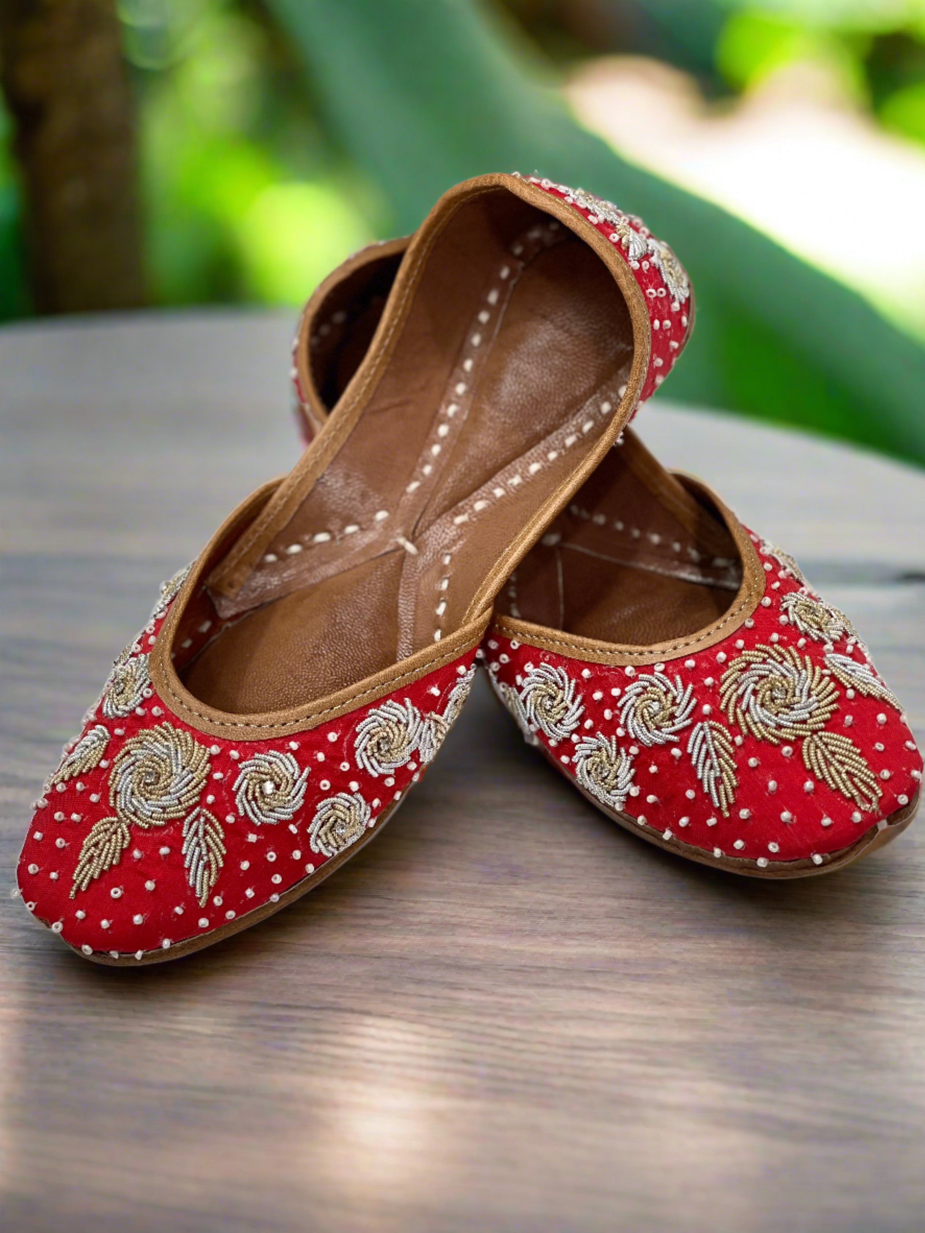 Scarlet Pearl Embroidered Jutti